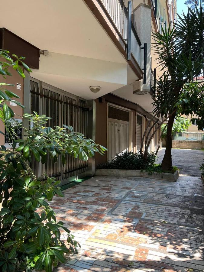 A Casa Di Nonna Apartment Пескара Екстериор снимка